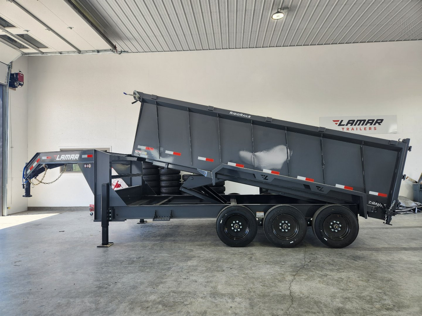 New 2026 Lamar 16' Gooseneck Dump Trailer 21k
