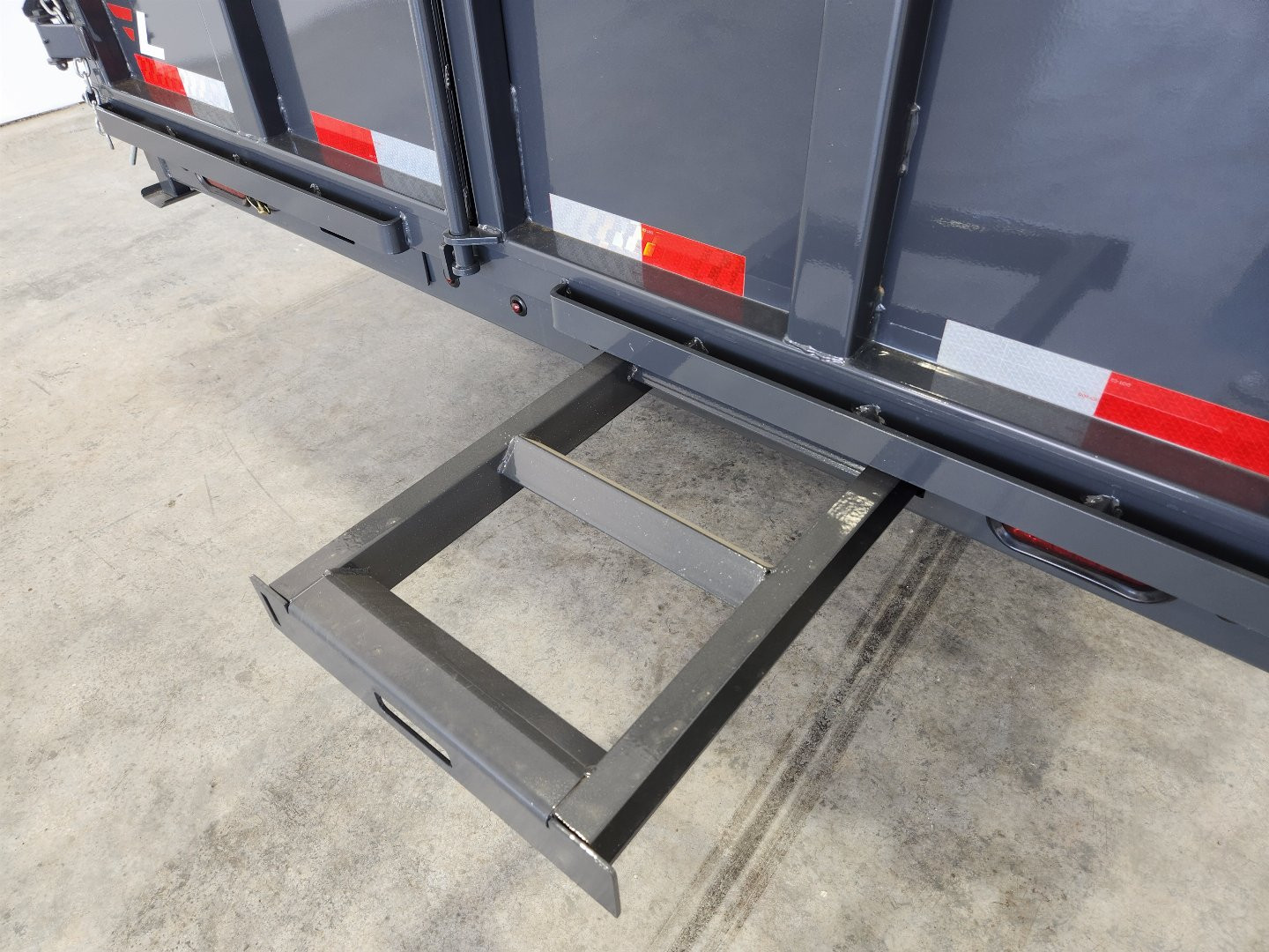 New 2025 Lamar 14' Dump Trailer 16K