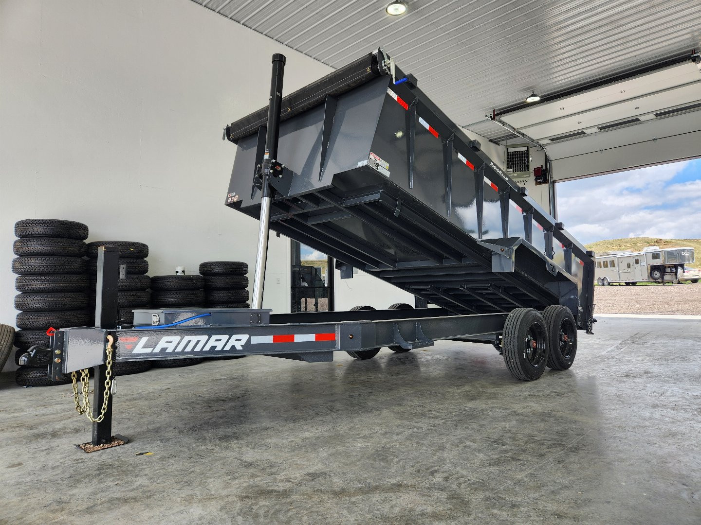 New 2025 Lamar 16' Dump Trailer 16K