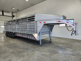 New 2025 GR Gooseneck Stock Trailer 28' Cleated Rubber Floor 21K