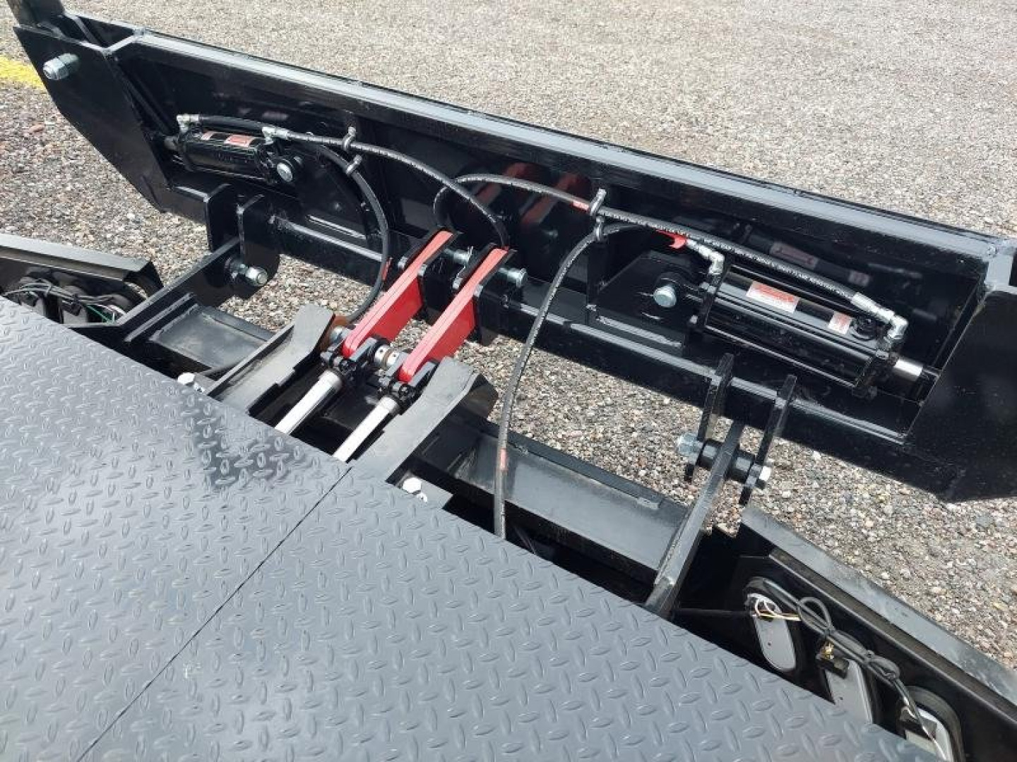 New 2025 Crownline Hydraulic Bale Bed 80" x 7' Single Wheel Shortbed