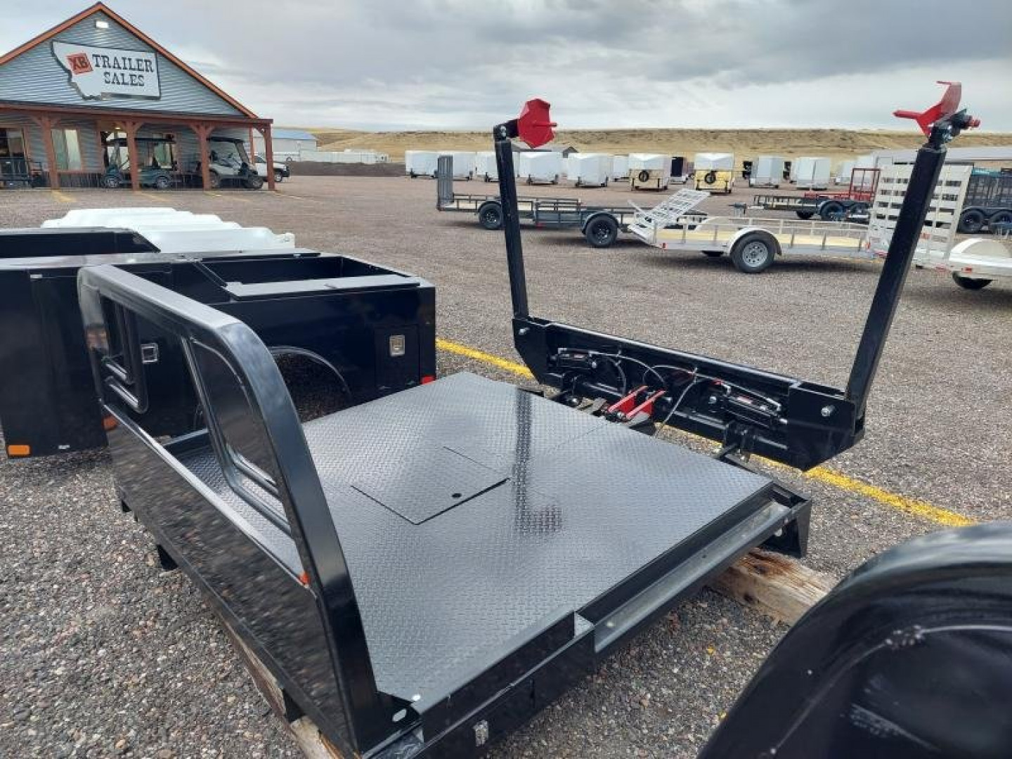 New 2025 Crownline Hydraulic Bale Bed 80" x 7' Single Wheel Shortbed