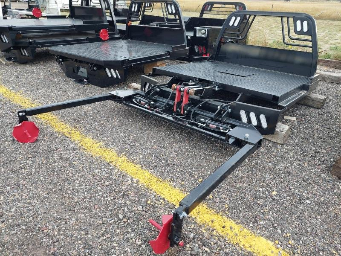 New 2025 Crownline Hydraulic Bale Bed 80" x 7' Single Wheel Shortbed