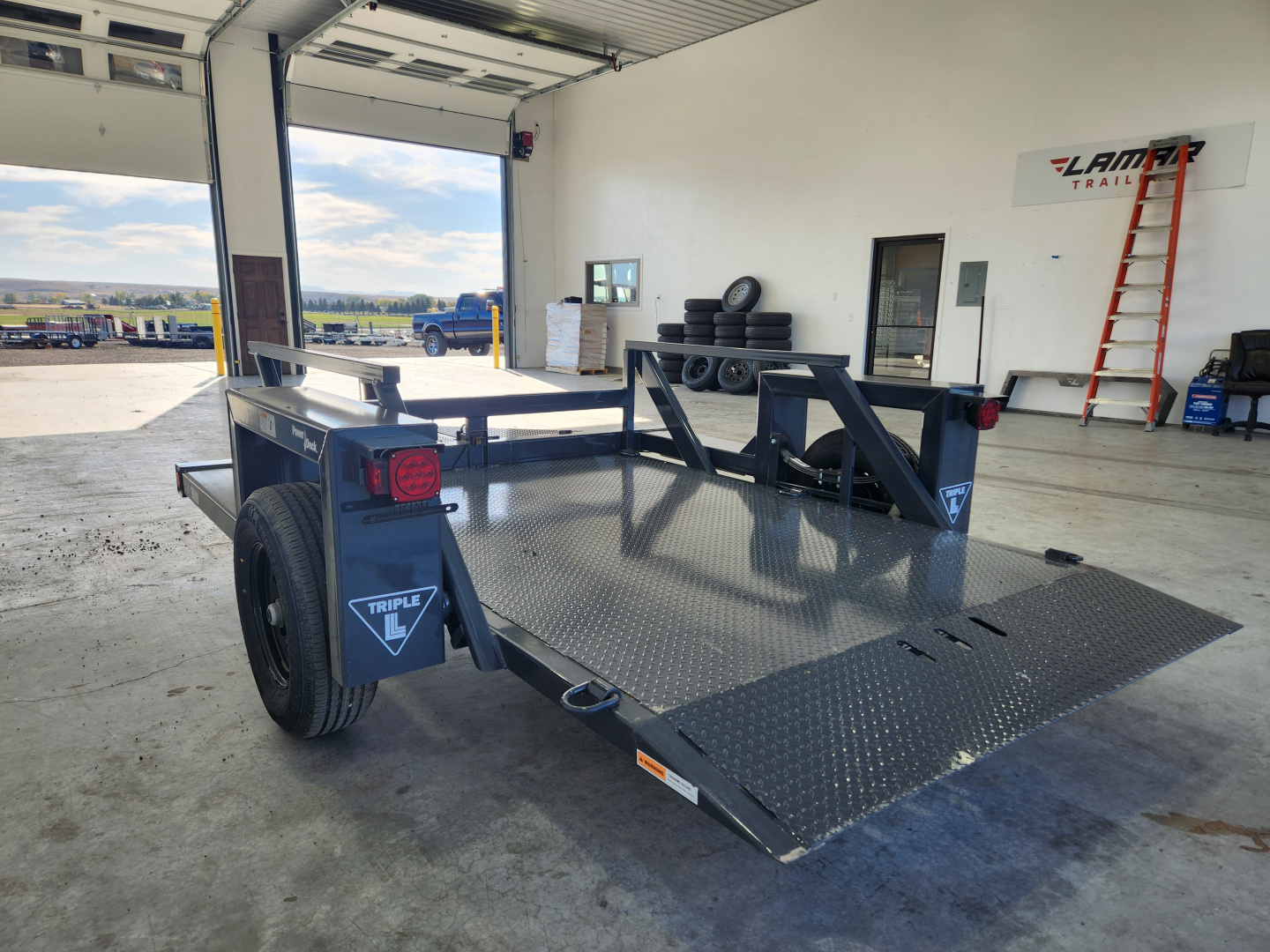 2024 Equipment Flatbed Trailer photo 4