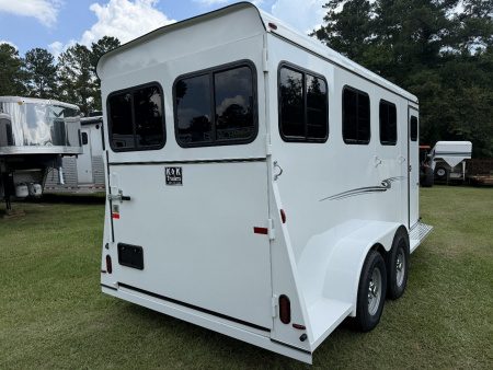 New 2026 Bee 3 Horse Chief W/DR Horse Trailer