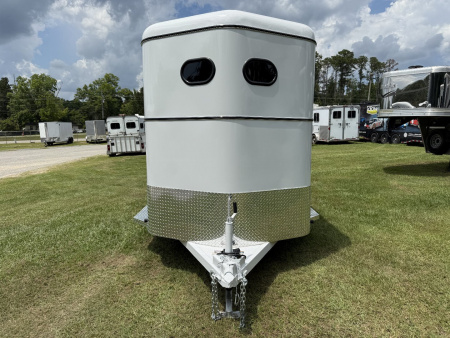 New 2026 Bee 3 Horse Chief W/DR Horse Trailer