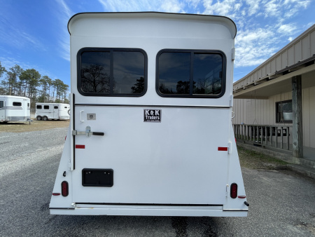 New 2026 Bee 3 Horse Chief W/DR Horse Trailer