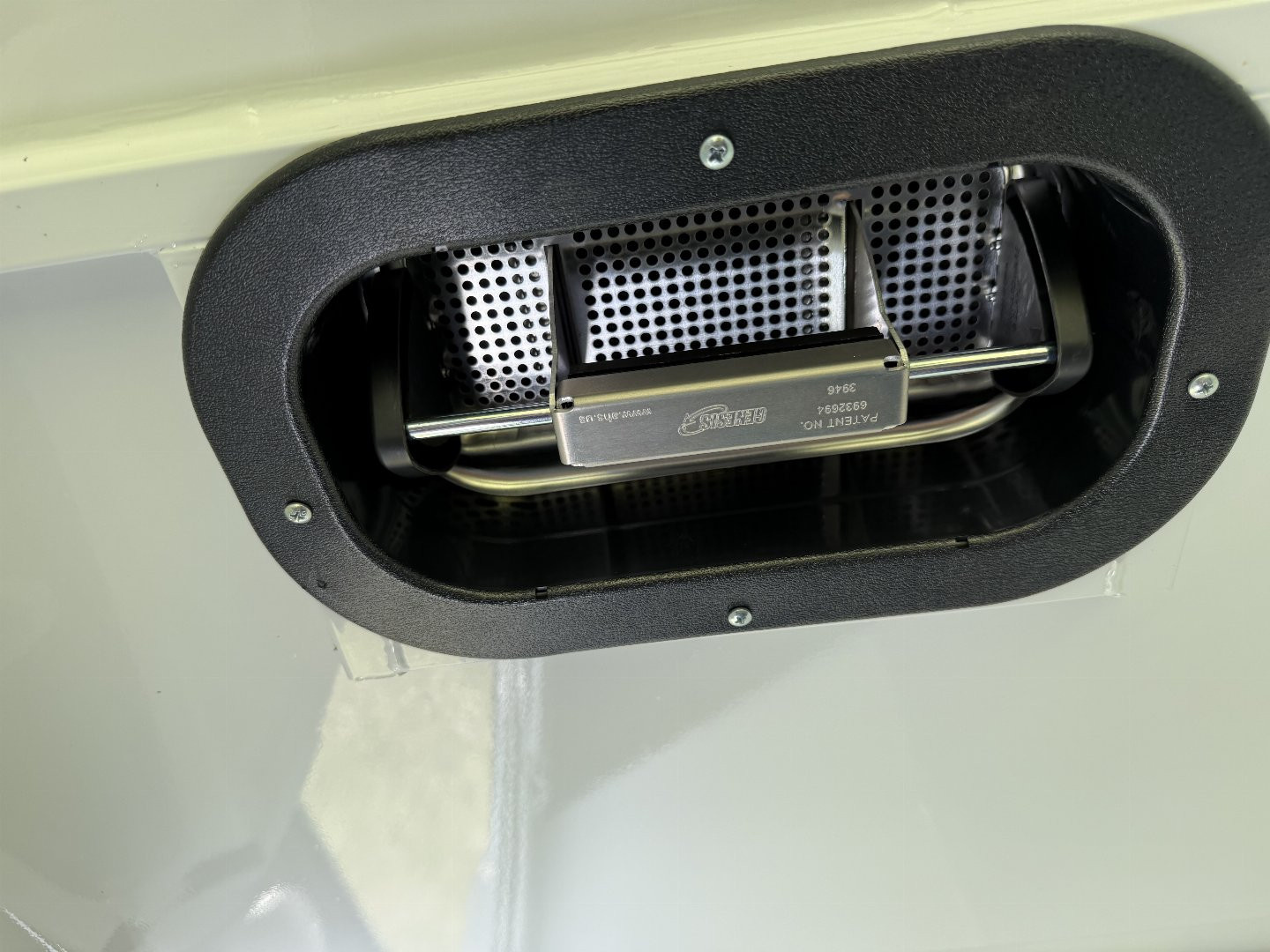 New 2026 Bee 2 Horse Chief W/DR Horse Trailer