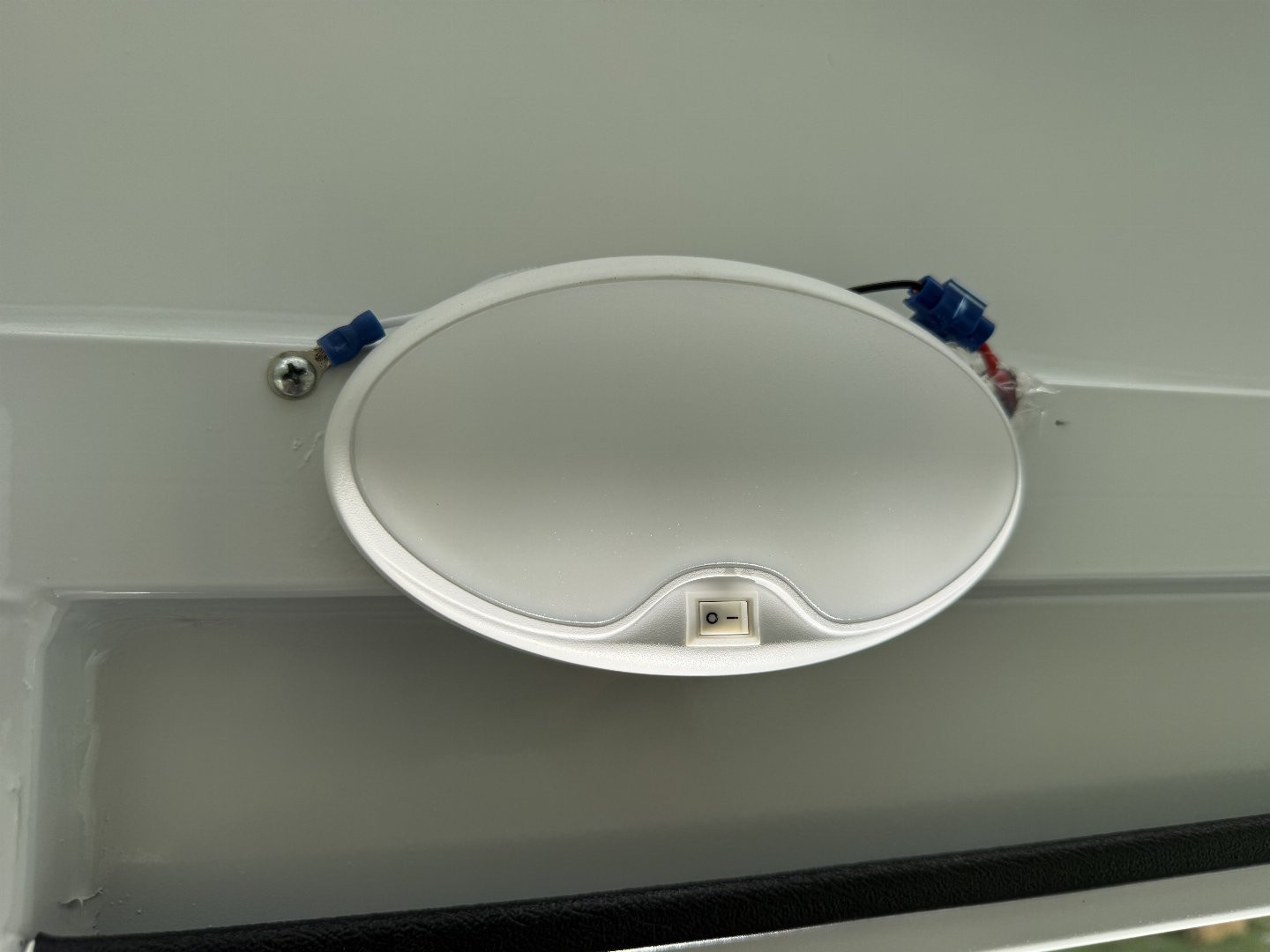 New 2026 Bee 2 Horse Chief W/DR Horse Trailer