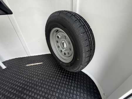 New 2026 Bee 2 Horse Chief W/DR Horse Trailer