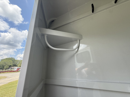 New 2026 Bee 2 Horse Chief W/DR Horse Trailer