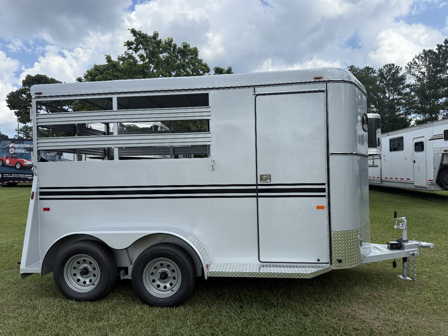 New 2026 Bee 2 Horse Durango W/DR Horse Trailer
