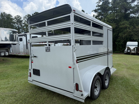 New 2026 Bee 2 Horse Durango W/DR Horse Trailer
