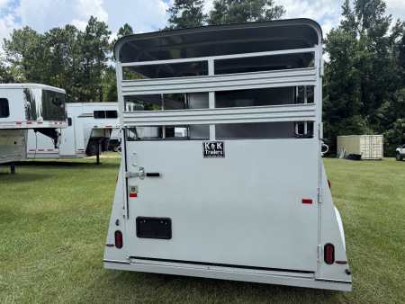 New 2026 Bee 2 Horse Durango W/DR Horse Trailer