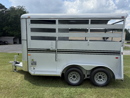 New 2026 Bee 2 Horse Durango W/DR Horse Trailer