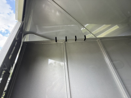 New 2026 Bee 2 Horse Durango W/DR Horse Trailer