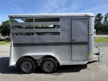 New 2026 Bee 2 Horse Durango W/DR Horse Trailer