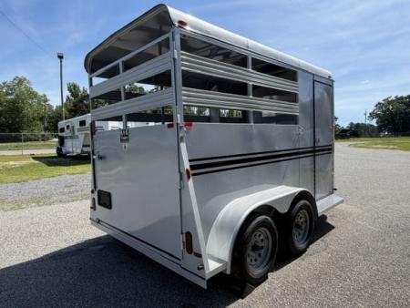 New 2026 Bee 2 Horse Durango W/DR Horse Trailer