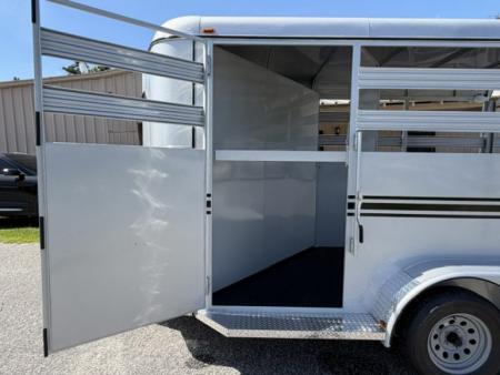 New 2026 Bee 2 Horse Durango W/DR Horse Trailer