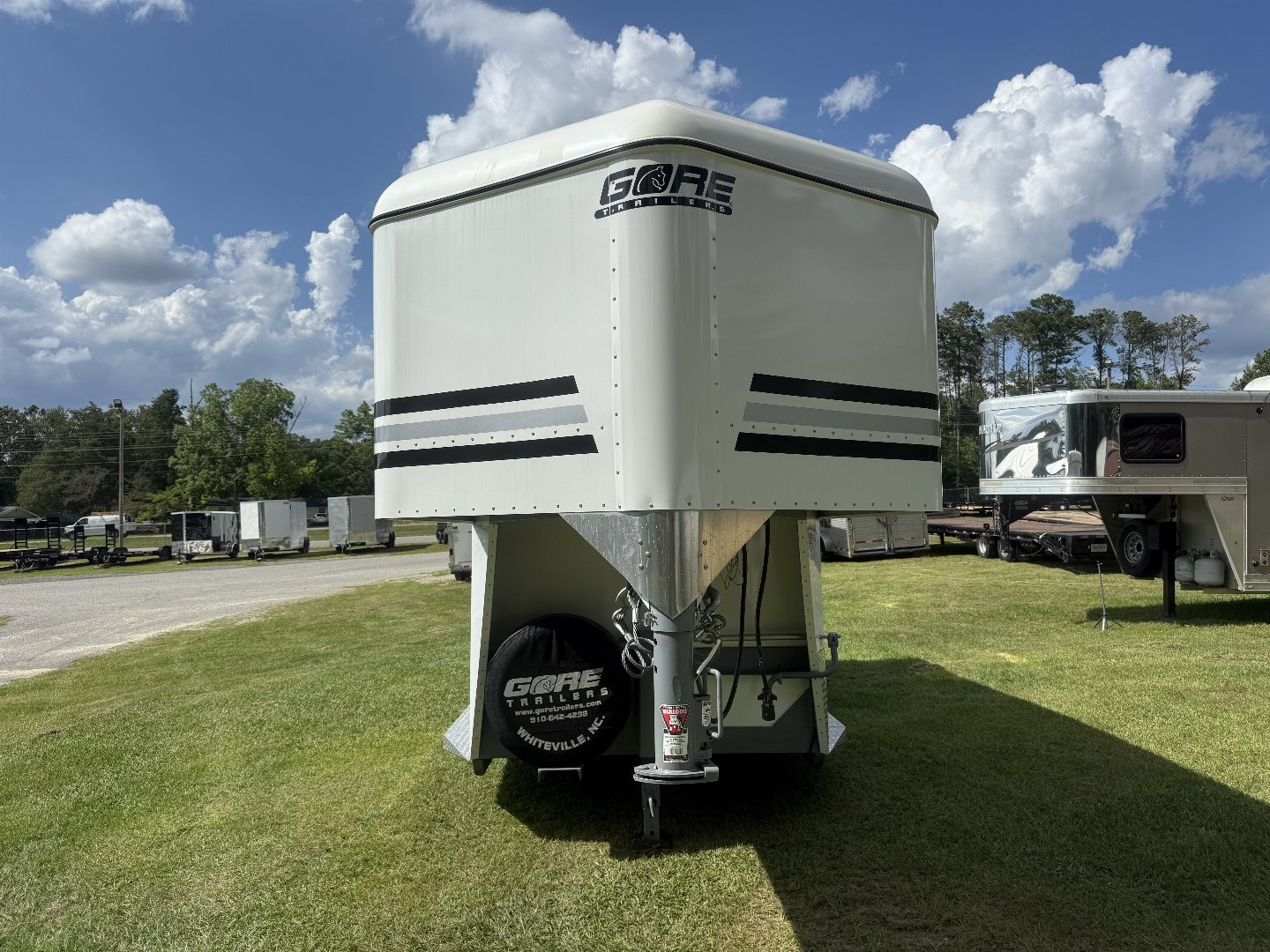 New 2024 Gore Trailers 2HS GN W/5'DR Horse Trailer