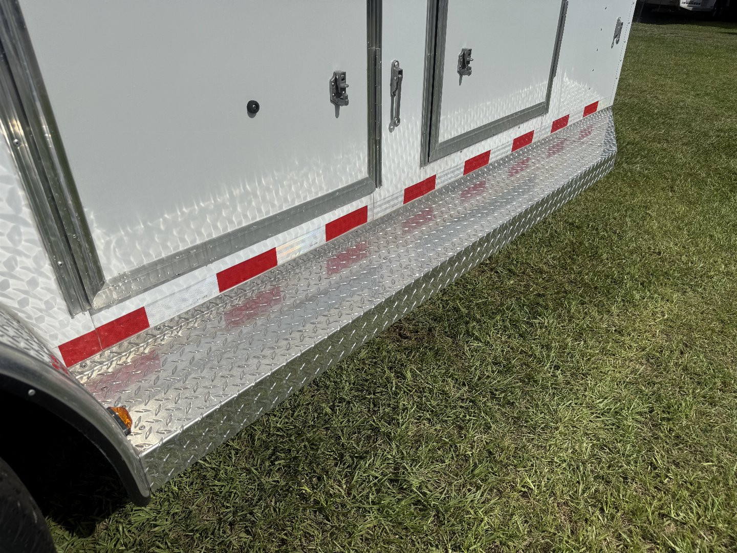 New 2024 Gore Trailers 2HS GN W/5'DR Horse Trailer