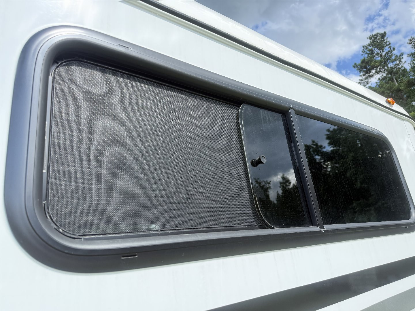 New 2024 Gore Trailers 2HS GN W/5'DR Horse Trailer