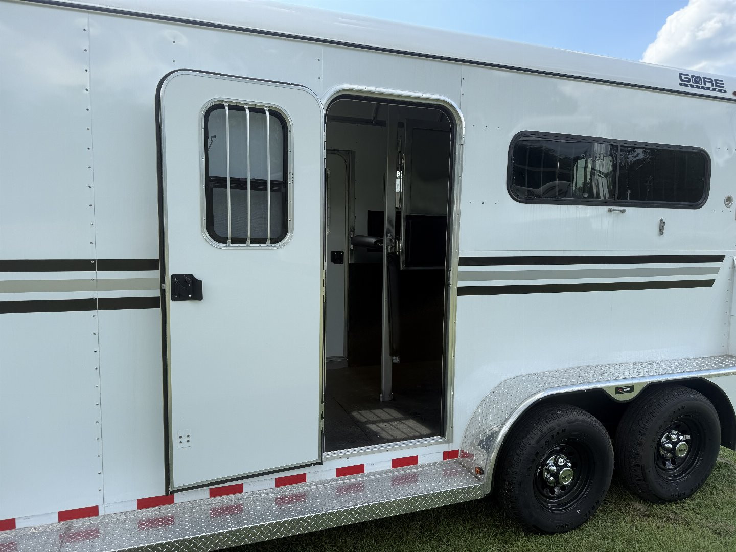 New 2024 Gore Trailers 2HS GN W/5'DR Horse Trailer