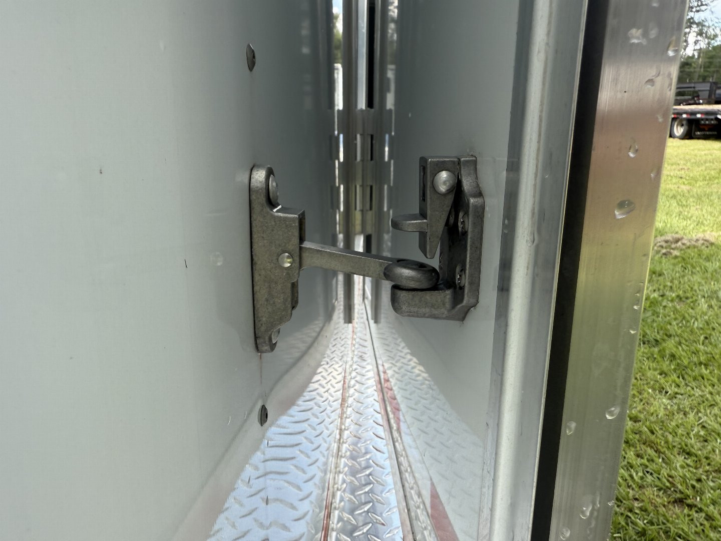 New 2024 Gore Trailers 2HS GN W/5'DR Horse Trailer