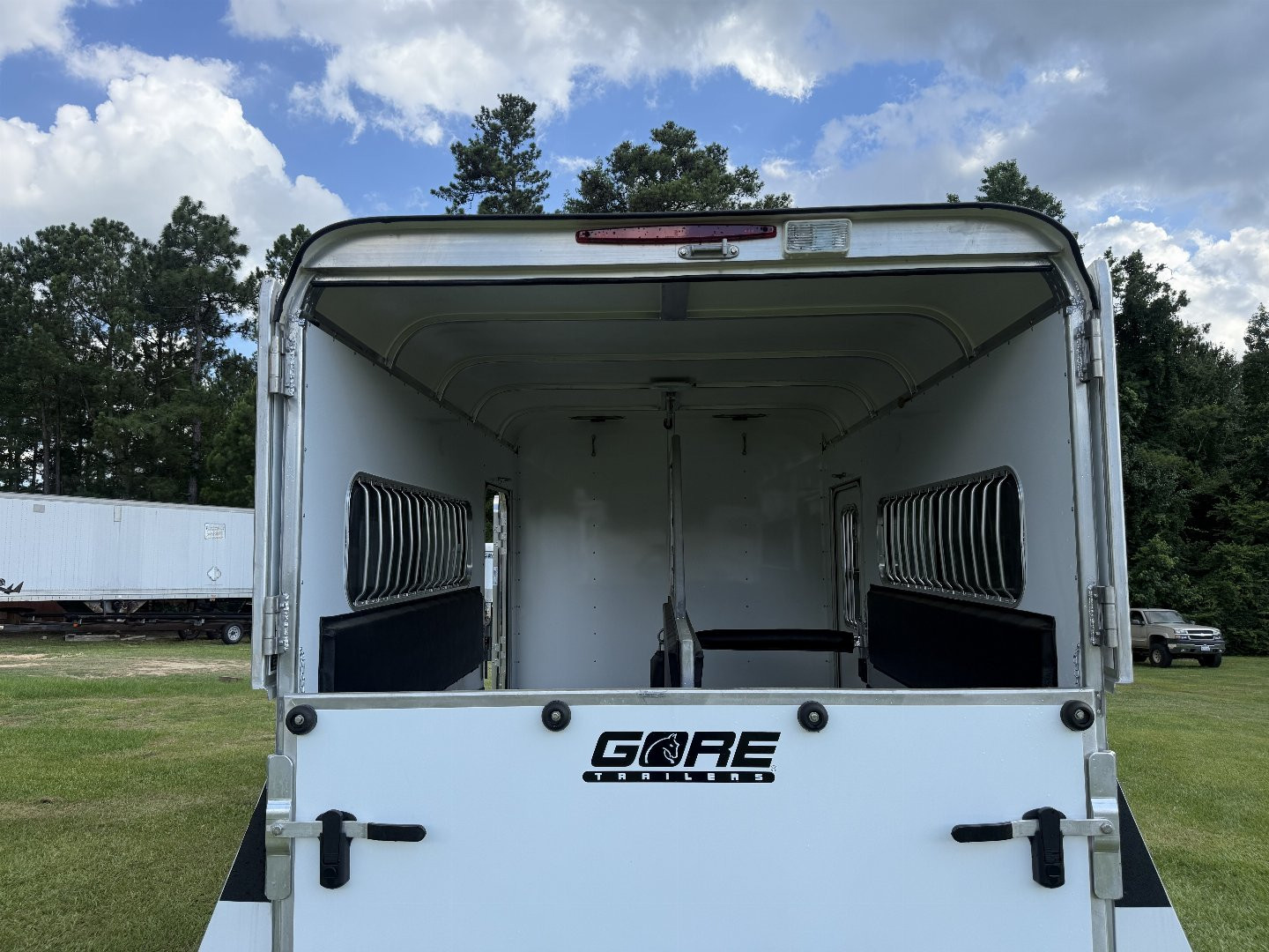 New 2024 Gore Trailers 2HS GN W/5'DR Horse Trailer