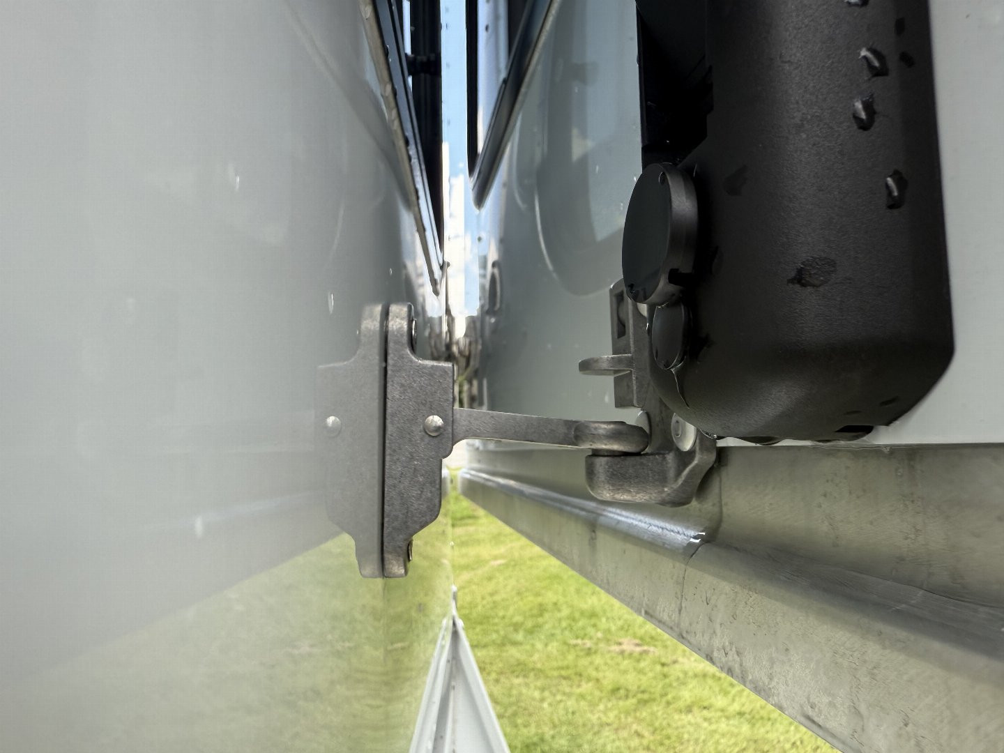 New 2024 Gore Trailers 2HS GN W/5'DR Horse Trailer