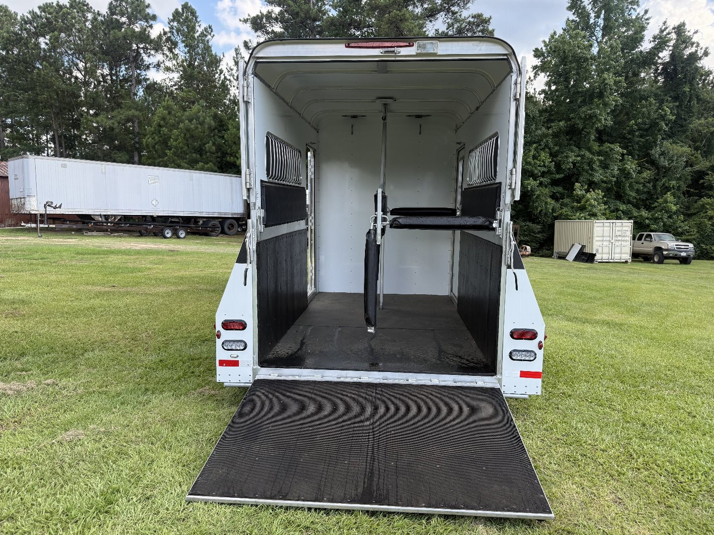 New 2024 Gore Trailers 2HS GN W/5'DR Horse Trailer