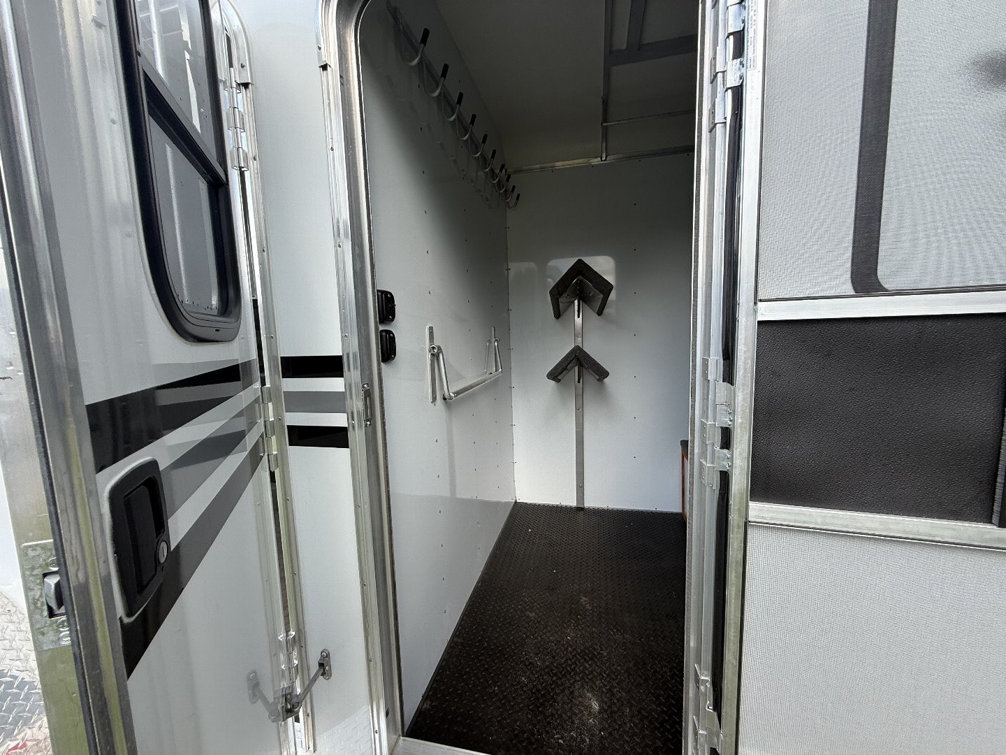 New 2024 Gore Trailers 2HS GN W/5'DR Horse Trailer