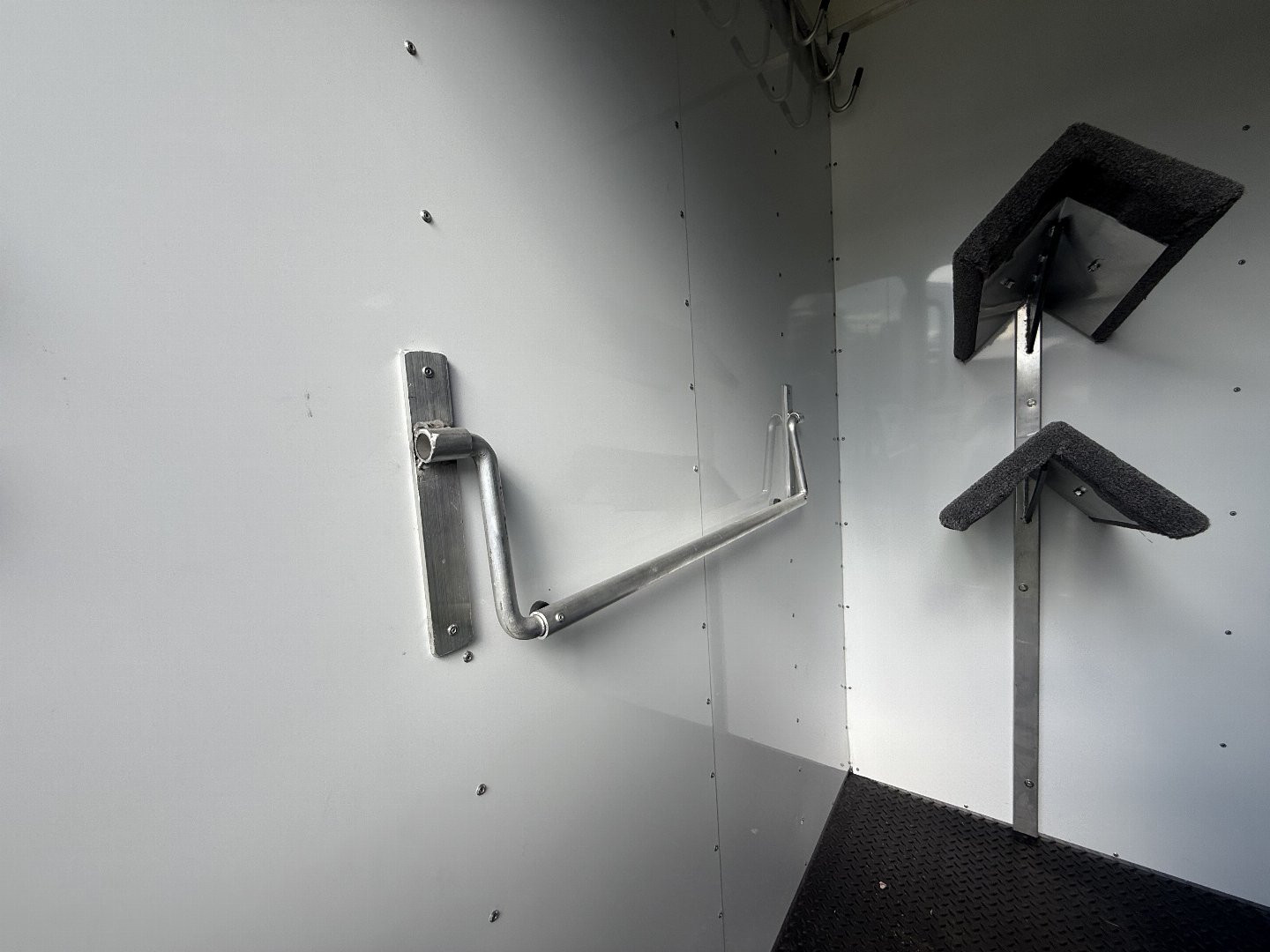 New 2024 Gore Trailers 2HS GN W/5'DR Horse Trailer