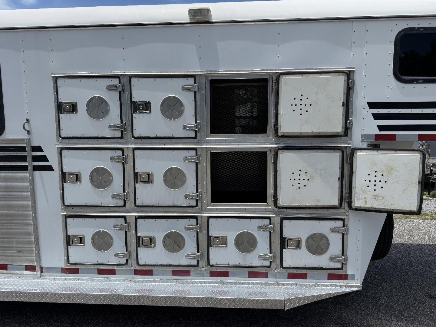 Used 2005 Gore Trailers A3SL Horse Trailer