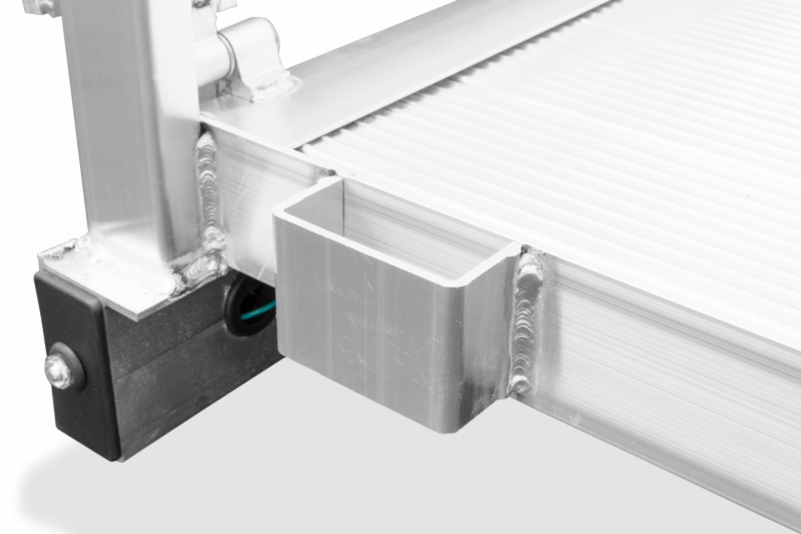 New 2022 Sure-Trac 5X8SA Aluminum Tube Top Utility  3K Idler
