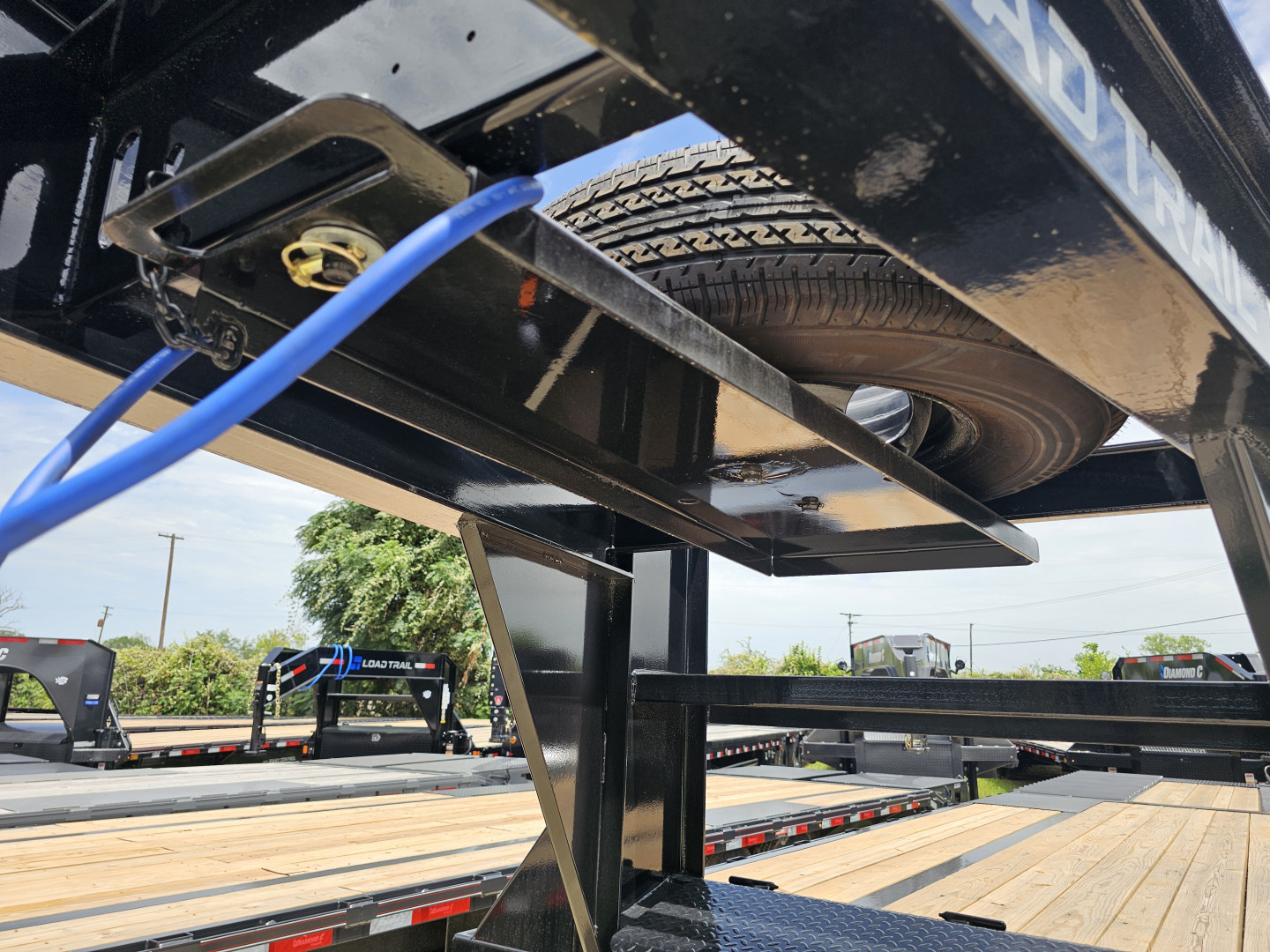 New 2025 Load Trail 102X32 LOW PRO Gooseneck Bodies