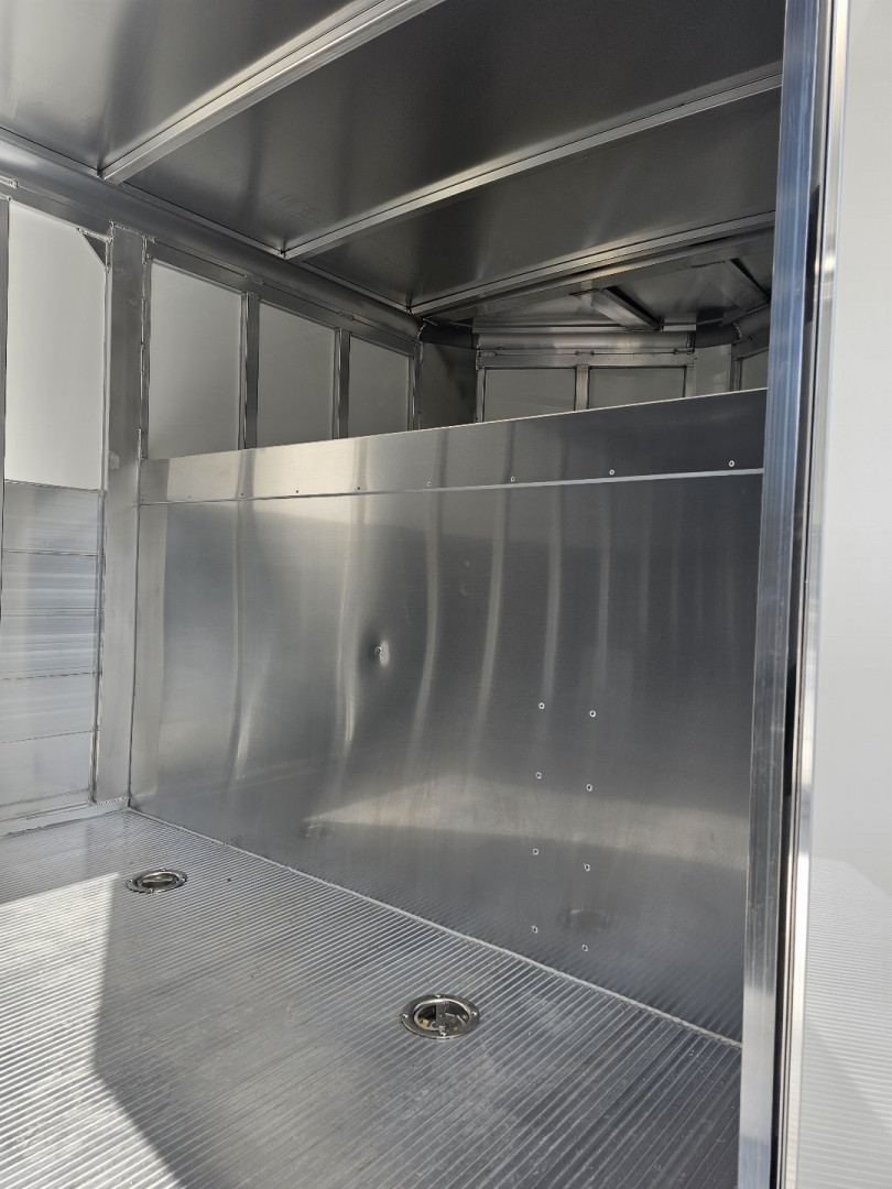 New 2026 Sundowner Trailers WORKHORSE 24X8 GN Cargo / Enclosed Trailer