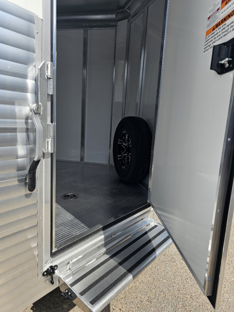 New 2026 Sundowner Trailers WORKHORSE 20X8 BP Cargo / Enclosed Trailer