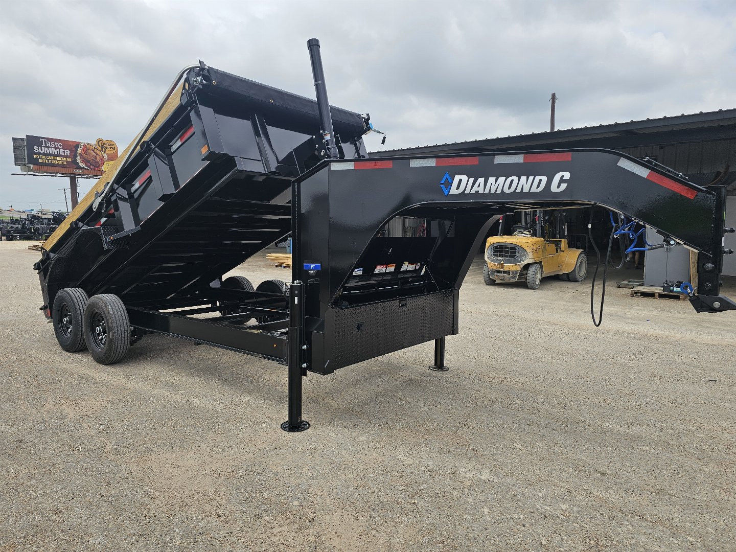 New 2025 Diamond C Trailers LPT207 14X82 GN Dump Trailer