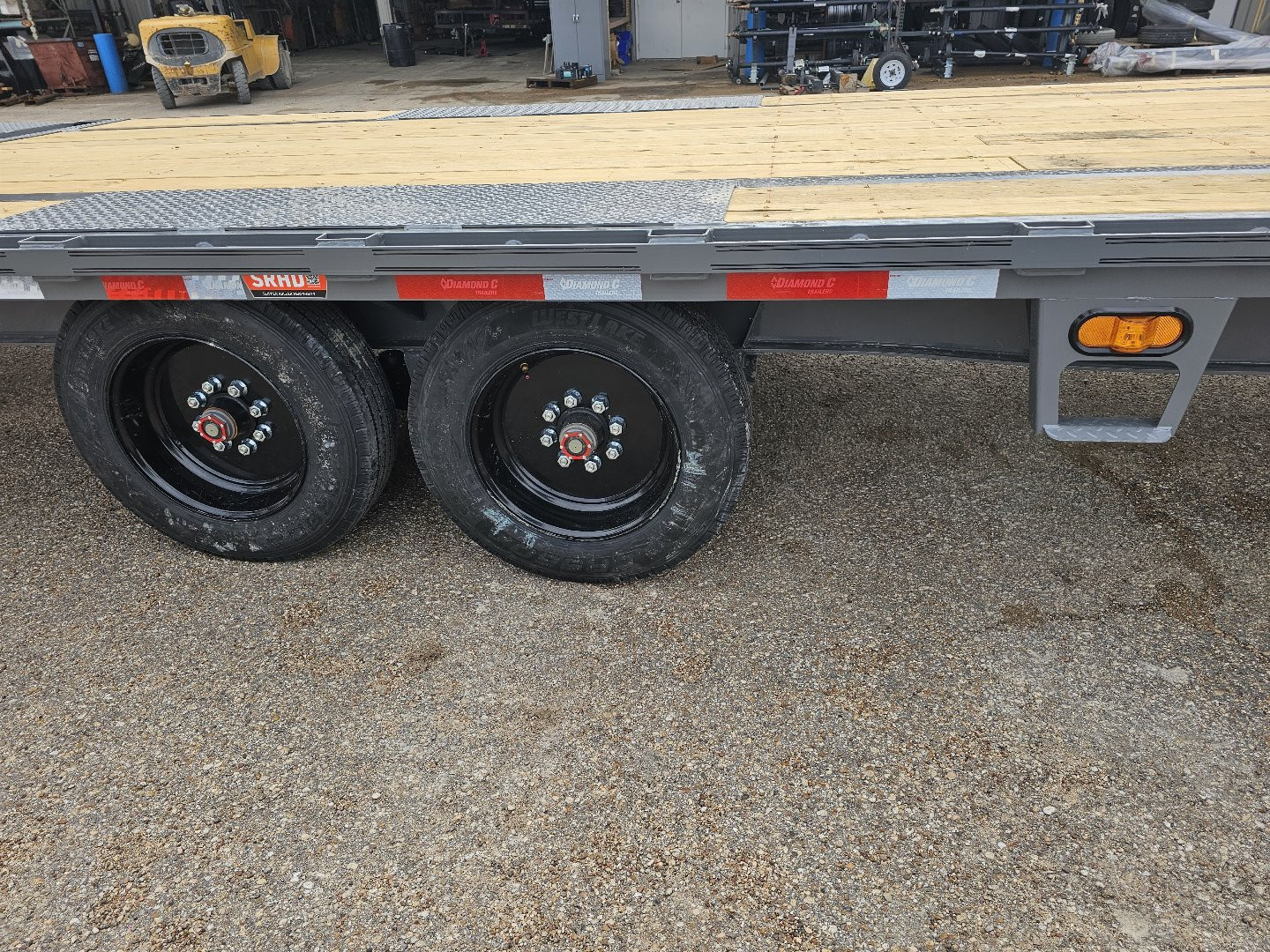 New 2025 Diamond C Trailers FMAX208 35X102 MR HS Gooseneck Bodies