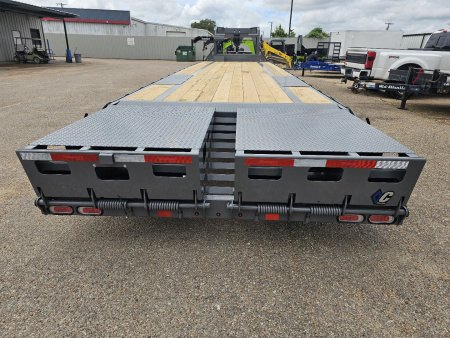 New 2025 Diamond C Trailers FMAX208 35X102 MR HS Gooseneck Bodies