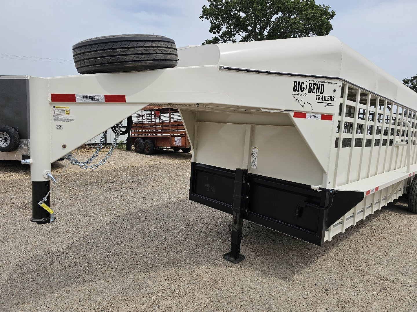 New 2025 Big Bend 6'8"X24' Stock / Stock Combo Trailer