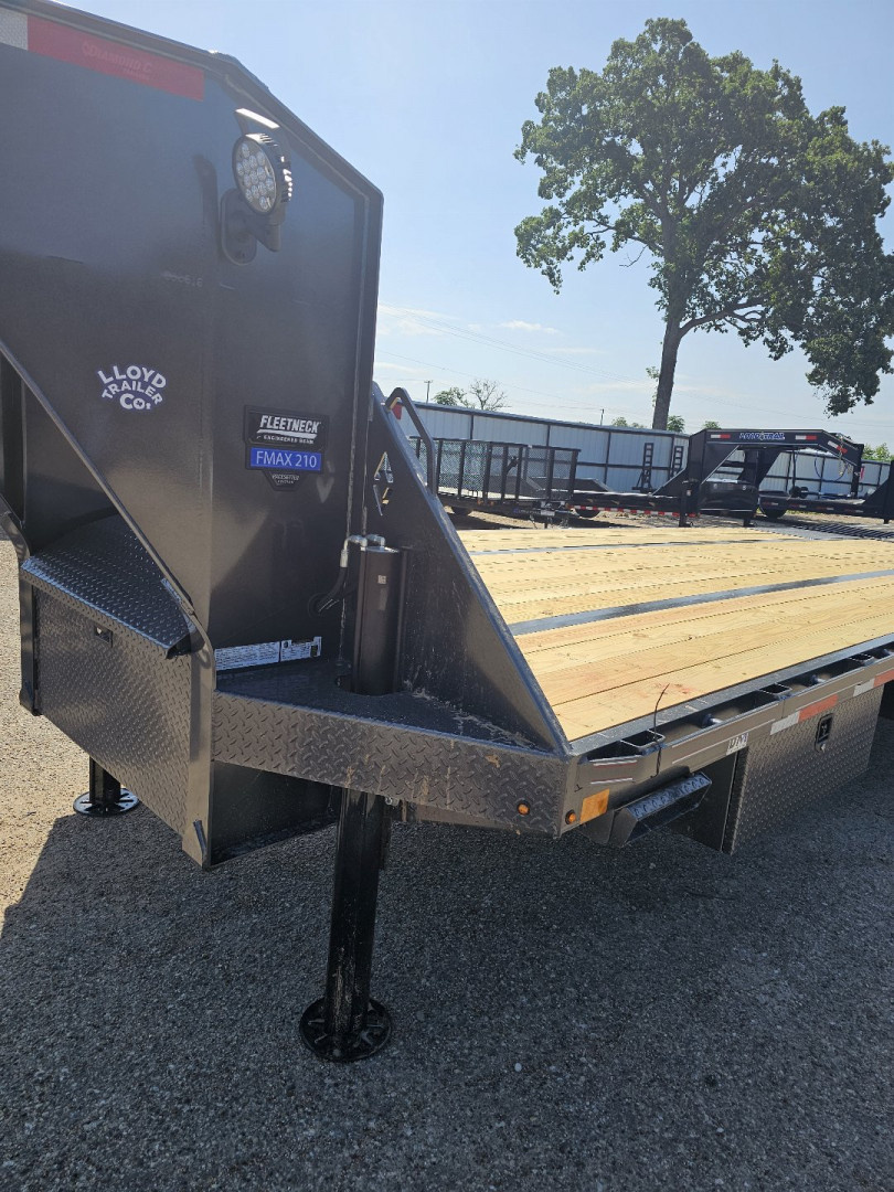 New 2025 Diamond C Trailers FMAX210 102X35HYD Flatbed Trailer