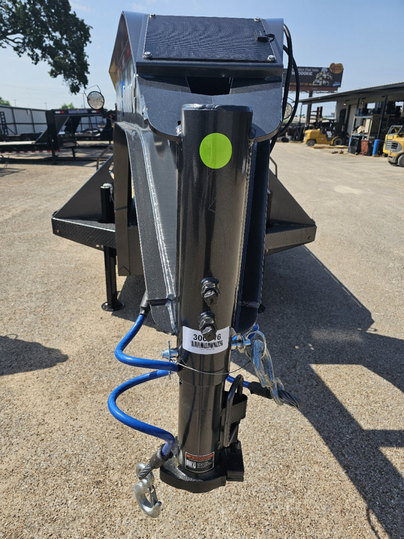 New 2025 Diamond C Trailers FMAX210 102X35HYD Flatbed Trailer