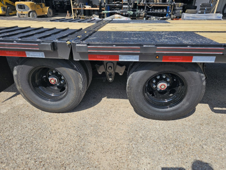 New 2025 Diamond C Trailers FMAX210 102X35HYD Flatbed Trailer