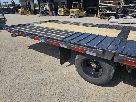 New 2025 Diamond C Trailers FMAX210 102X35HYD Flatbed Trailer