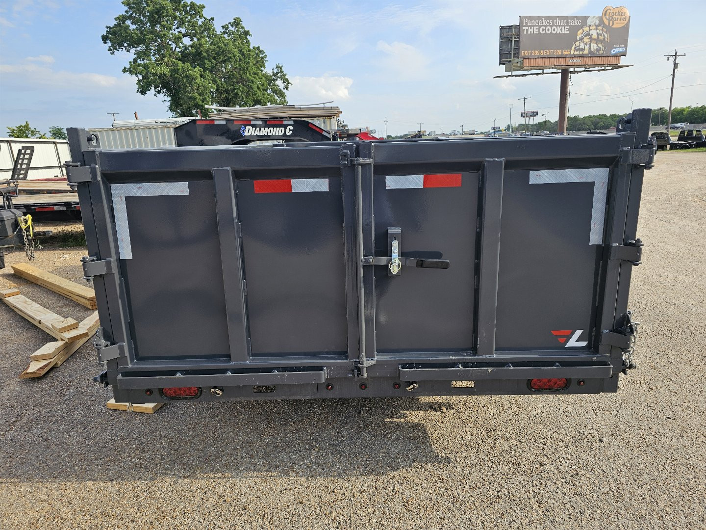 New 2025 Lamar Trailers 14K 83X14 TELESCOPIC Dump Trailer