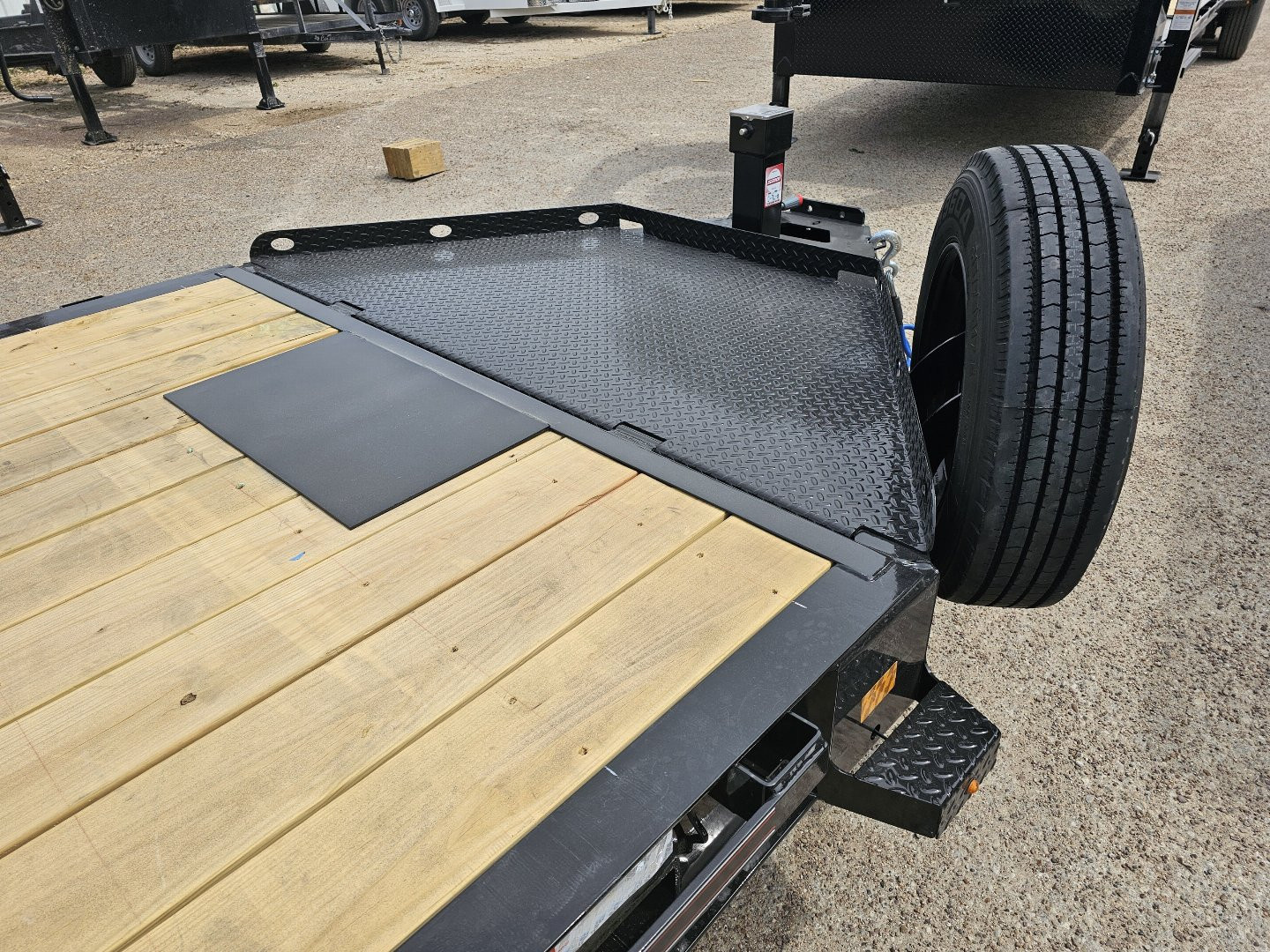 New 2025 Diamond C Trailers HDT210 82X22 Tilt Trailer