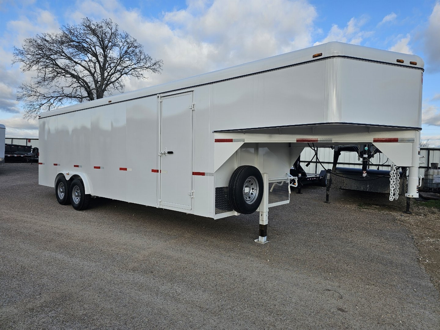 New 2025 WW 24X8 GN Cargo / Enclosed Trailer