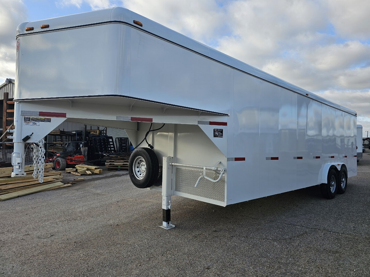 New 2025 WW 24X8 GN Cargo / Enclosed Trailer
